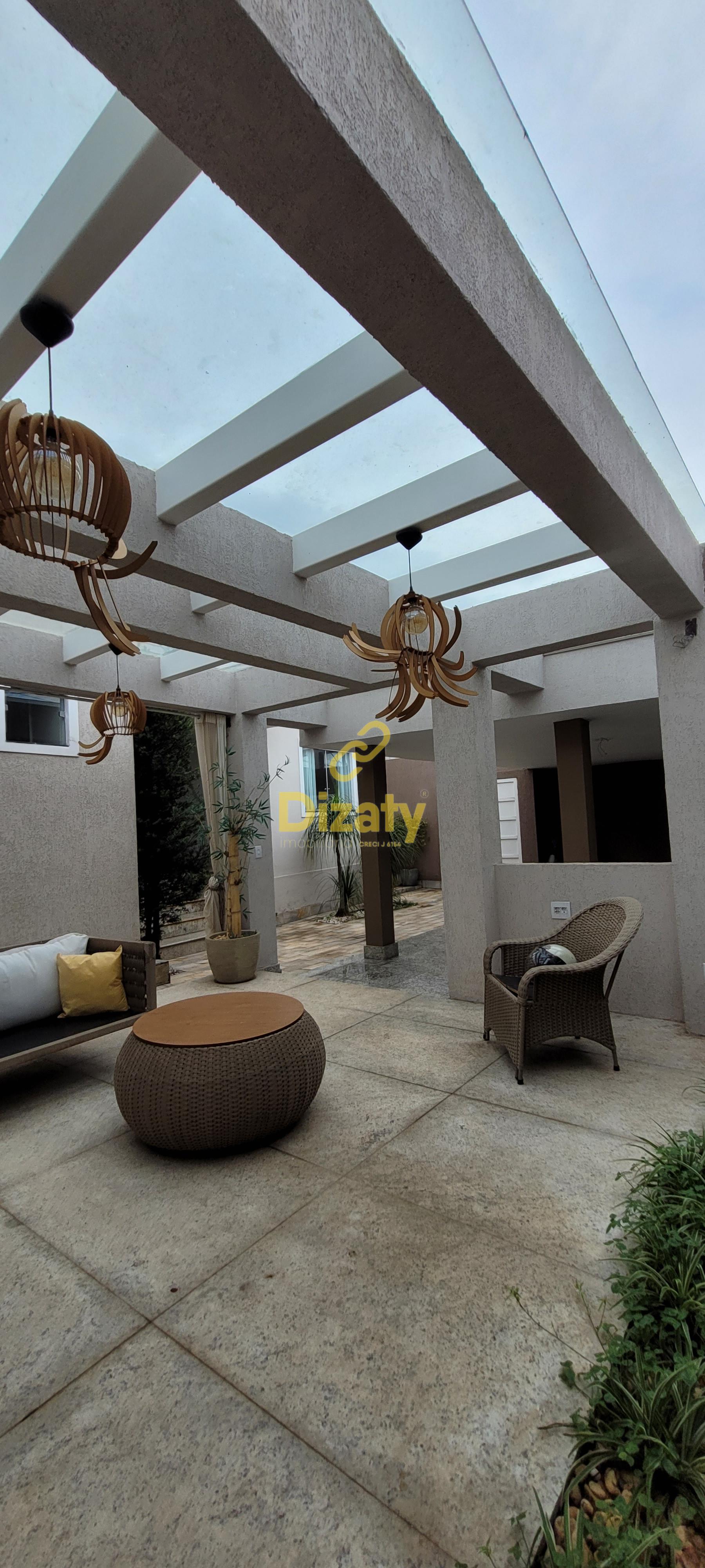 Casa à venda com 3 quartos, 378m² - Foto 1