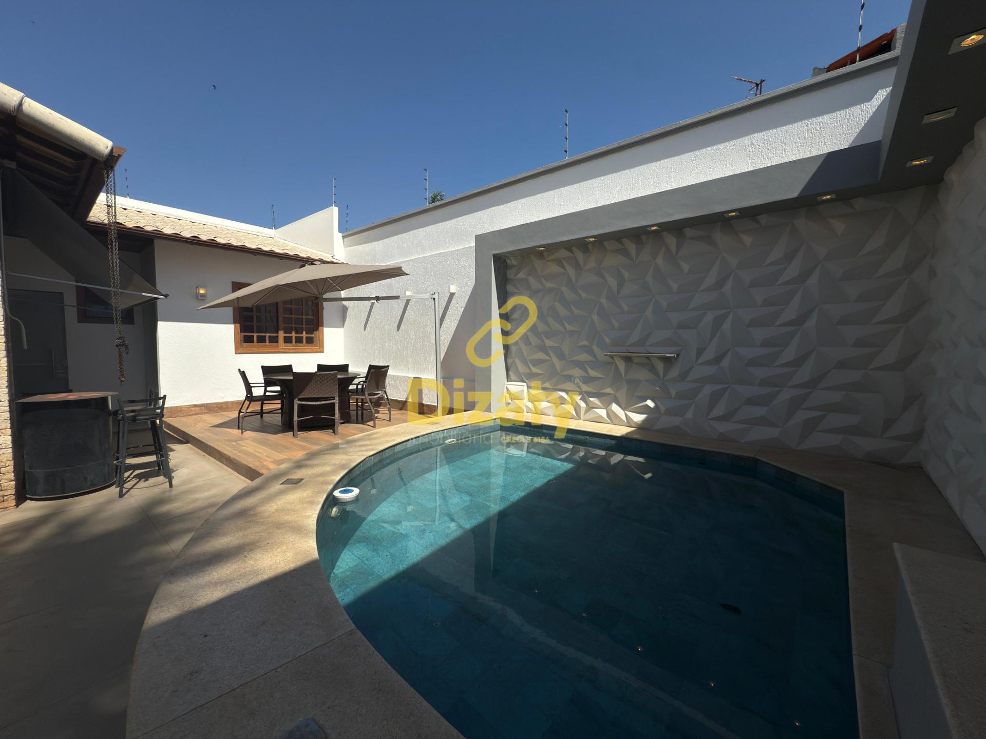 CASA A VENDA NO BAIRRO MANGABEIRAS, ALTO PADRÃO COM 4 QUARTOS