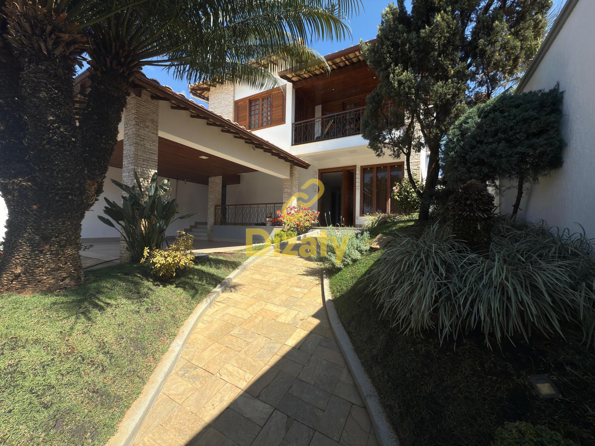 CASA A VENDA  NO BAIRRO MANGABEIRAS, ALTO PADRÃO COM 4 QUARTOS