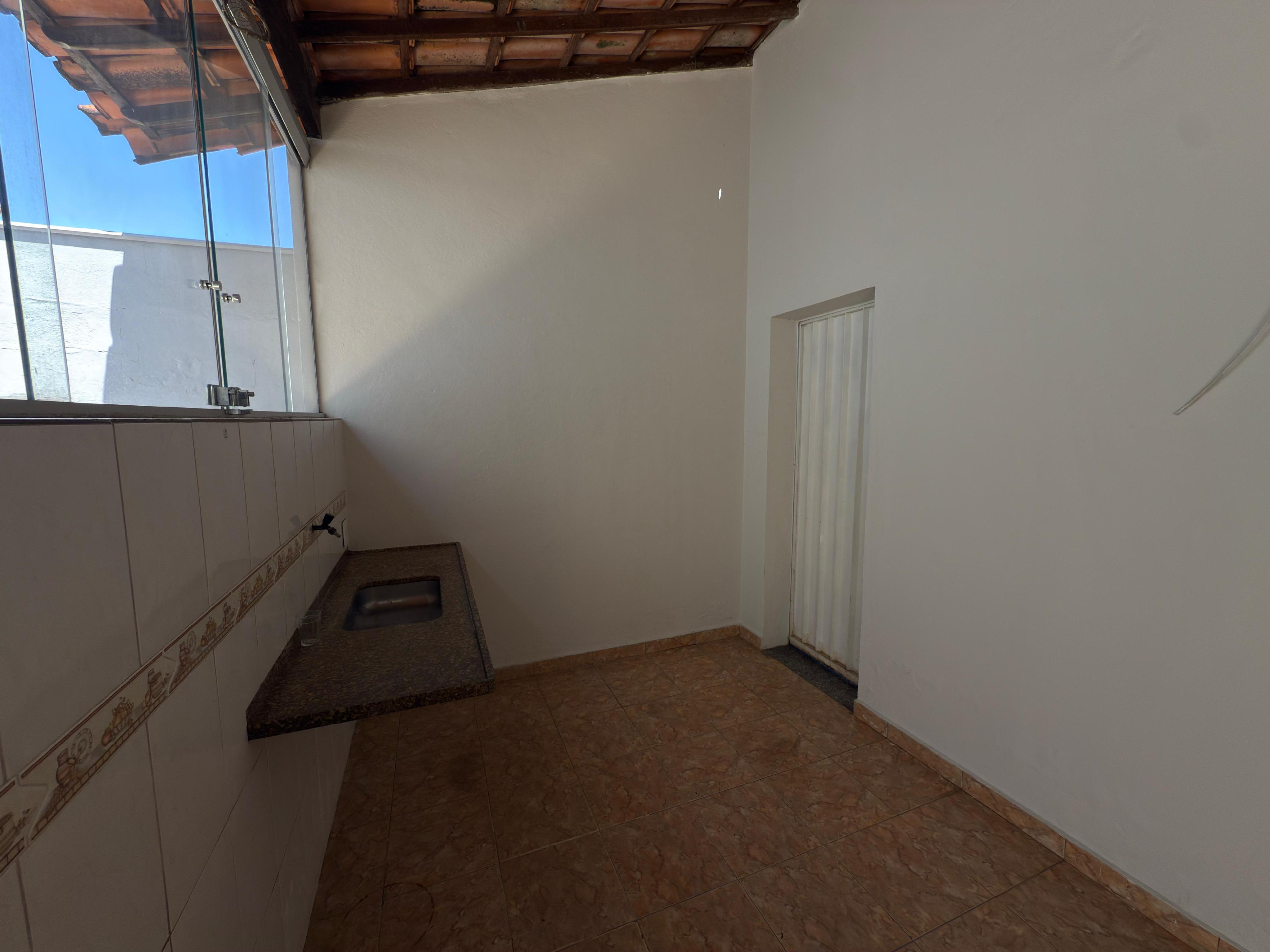 Casa para alugar com 3 quartos, 360m² - Foto 4