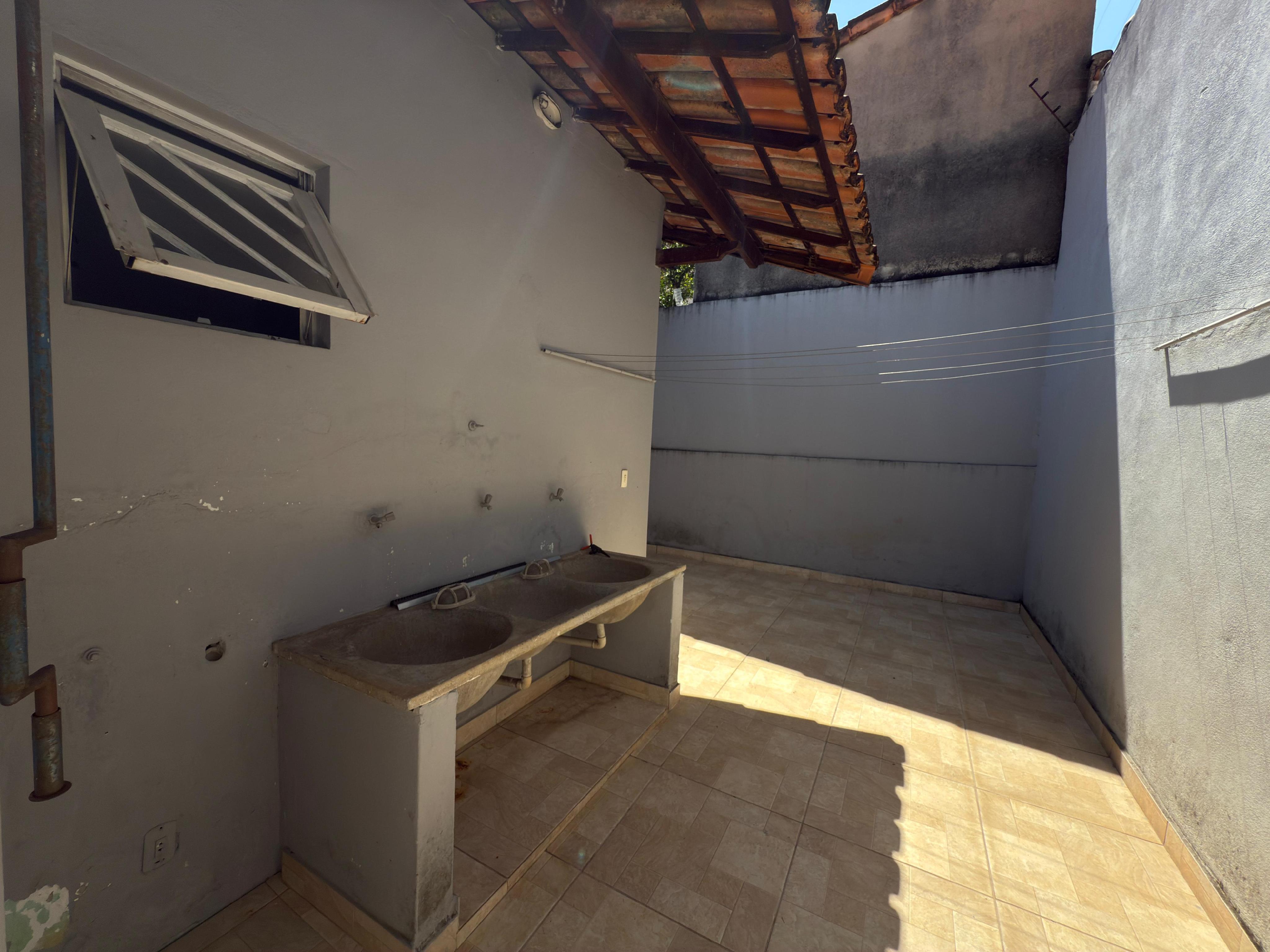Casa para alugar com 3 quartos, 360m² - Foto 7