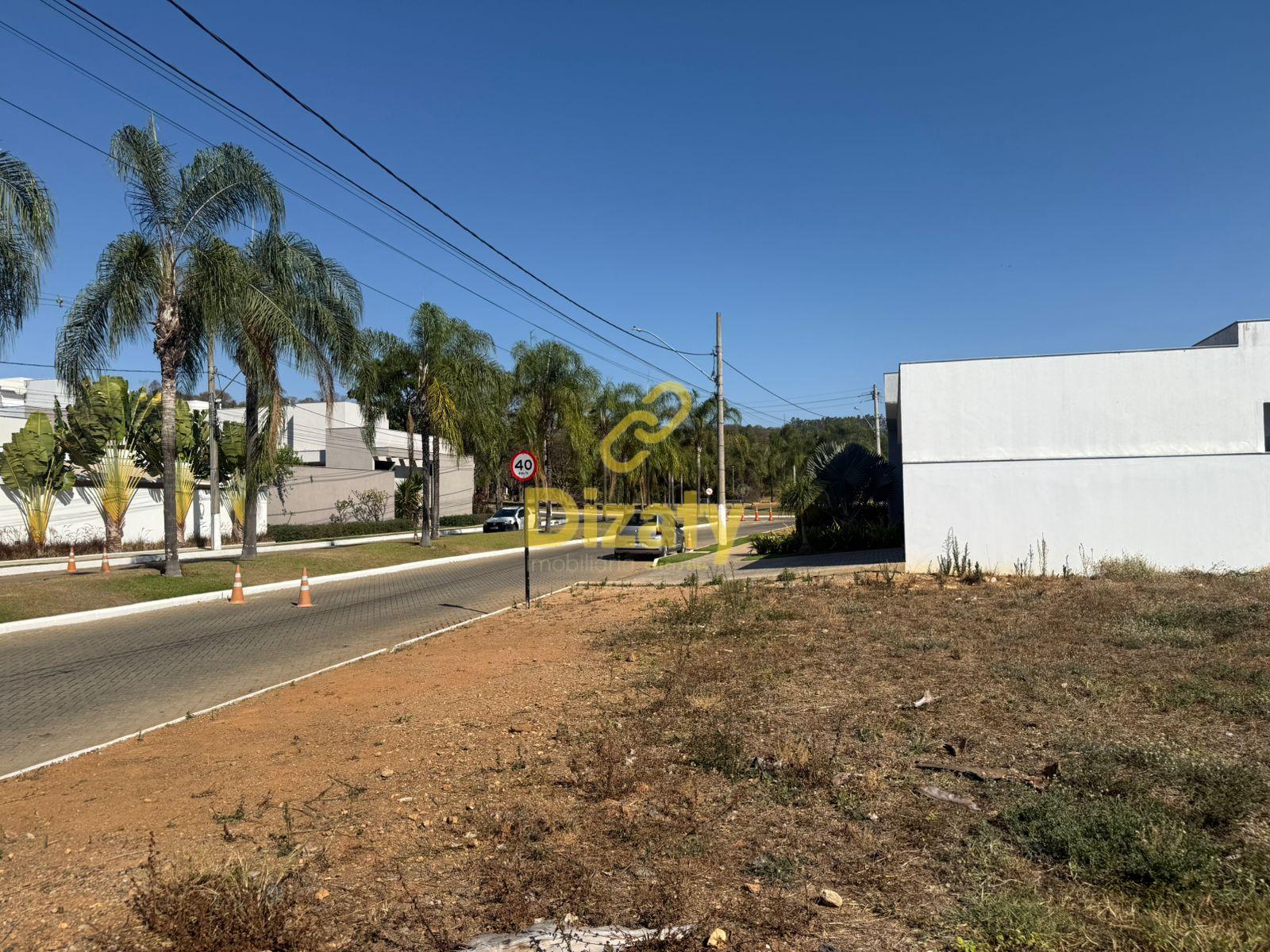 LOTE A VENDA DE 600 M  NO CONDOMÍNIO RESIDENCIAL DA VINCI - SE...