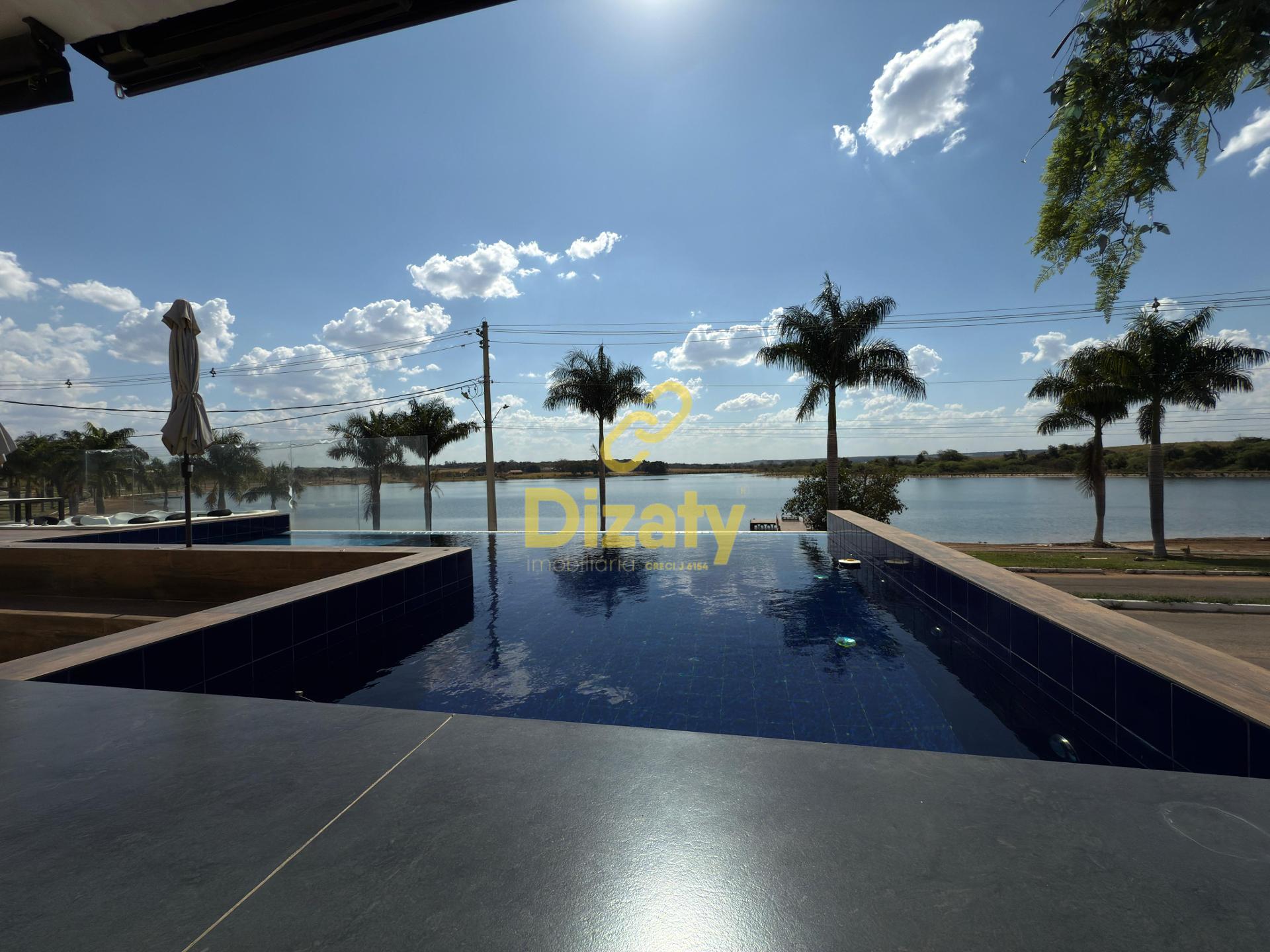 CASA A VENDA NO CONDOMINIO PACU COM 4 SUÍTES, SENDO 1 SUÍTE MA...
