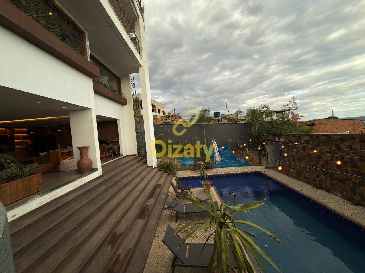 CASA A VENDA NO BAIRRO SÃO PEDRO COM 4 QUARTOS, SENDO 1 SUÍTE.