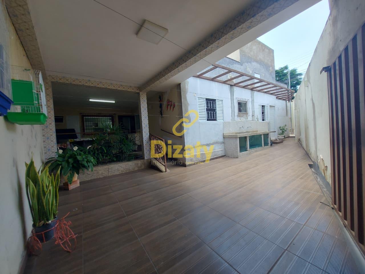 CASA COLONIAL A VENDA NO BAIRRO MORRO DO CLARO - SETE LAGOAS MG