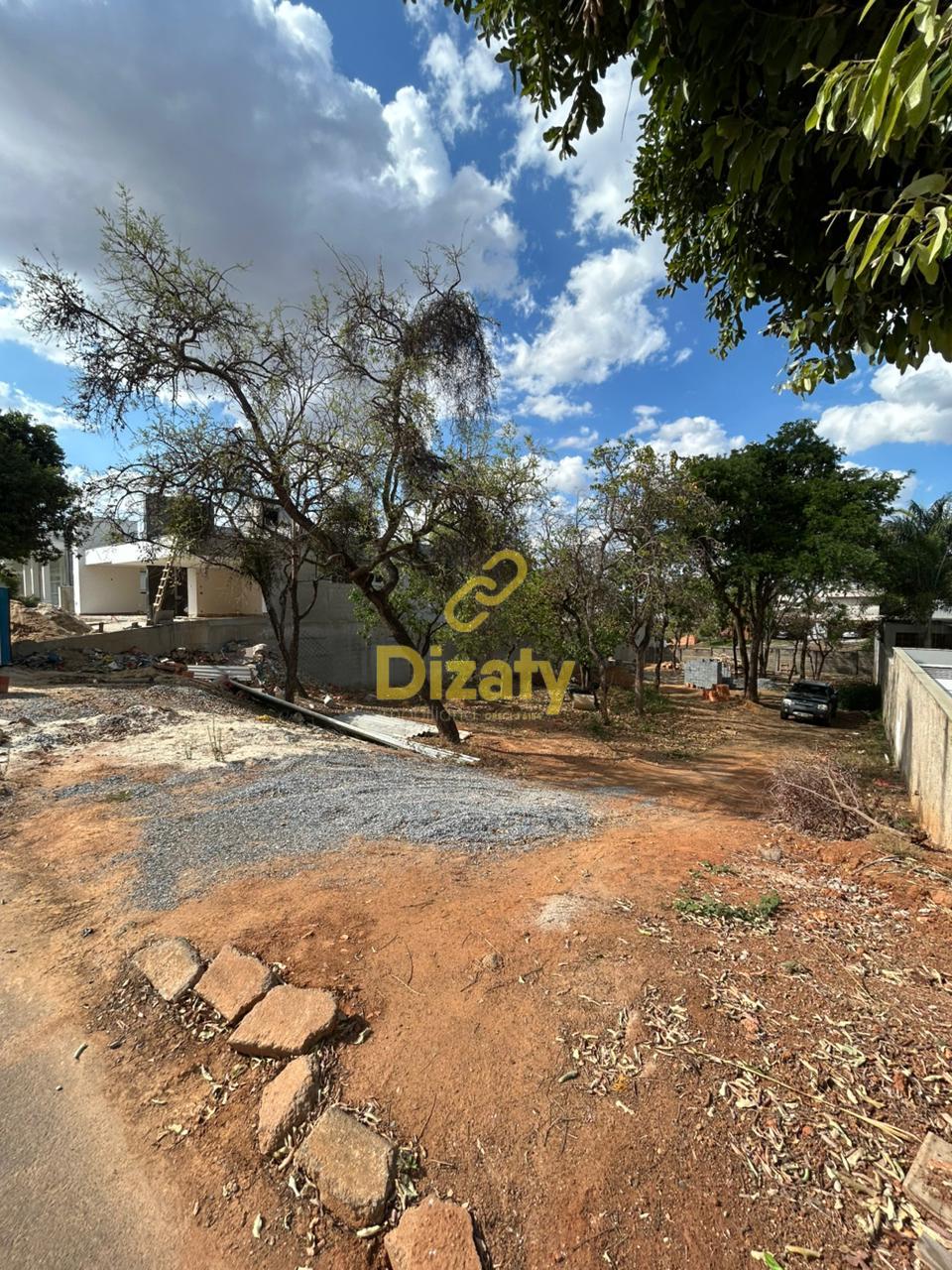 LOTE A VENDA NO CONDOMÍNIO ERMITAGEM COM 960M  - SETE LAGOAS MG