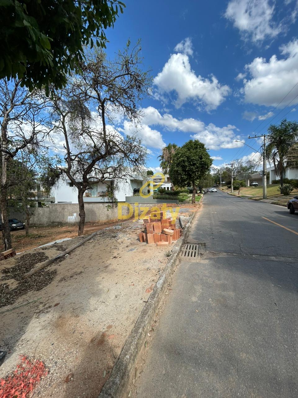 LOTE A VENDA NO CONDOMÍNIO ERMITAGEM COM 960M  - SETE LAGOAS MG