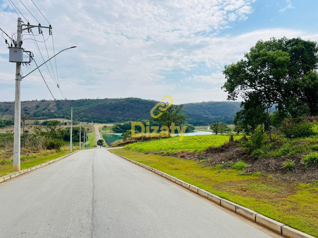 LOTE A VENDA DE 1.000M NO CONDOMÍNIO PARK ROYAL EM INHAUMA MG
