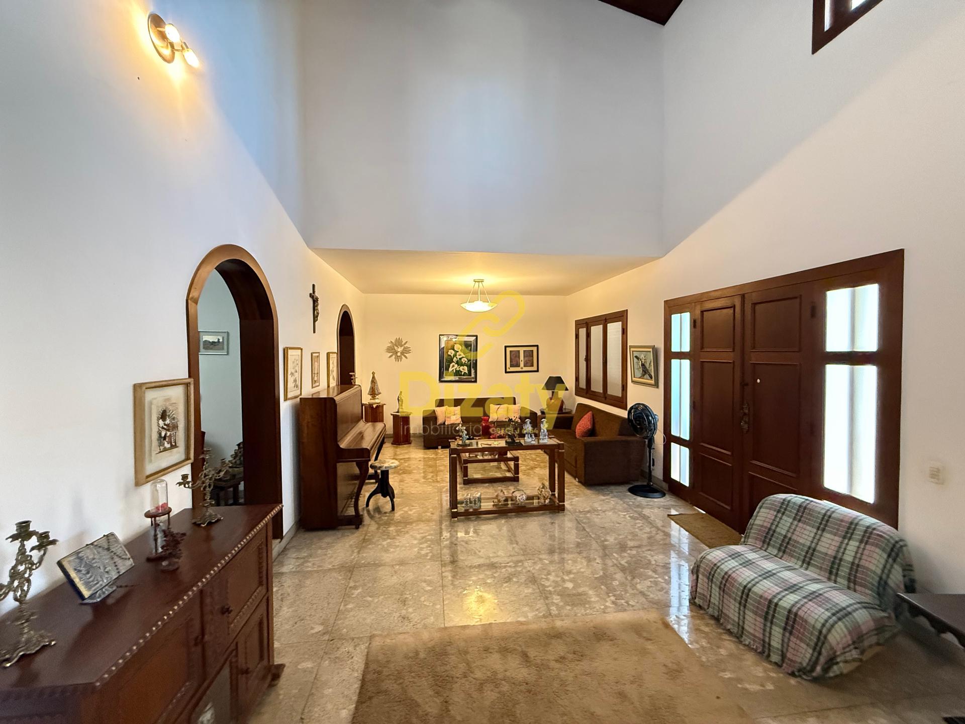 CASA A VENDA NO BAIRRO MANGABEIRAS COM 1080m  DE LOTE - SETE L...