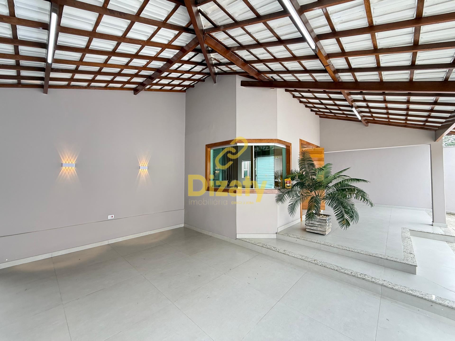 CASA A VENDA NO BAIRRO BOM JARDIM COM 3 QUARTOS, SENDO 2 SUÍTES.