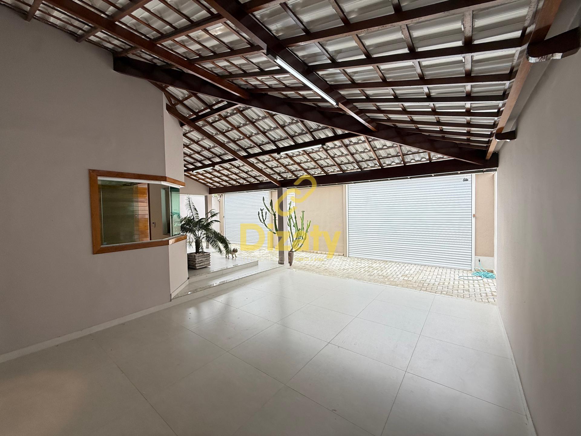 CASA A VENDA NO BAIRRO BOM JARDIM COM 3 QUARTOS, SENDO 2 SUÍTES.