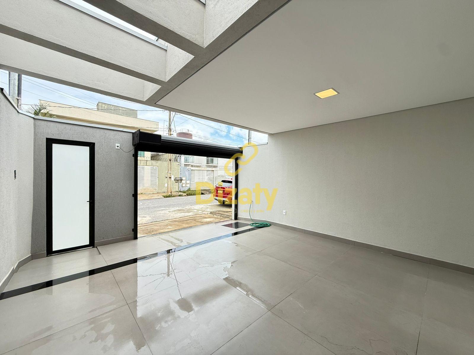 CASA A VENDA NO BAIRRO FLÓRIDA COM 3 QUARTOS, SENDO 1 SUÍTE.