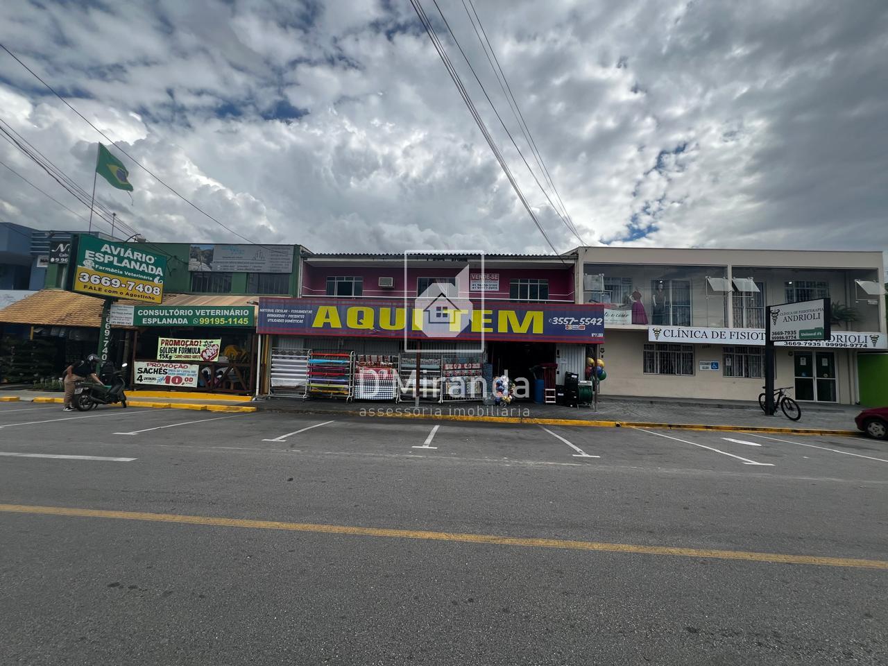 Loja comercial com  residencia na região de Pinhais,  com 264m .