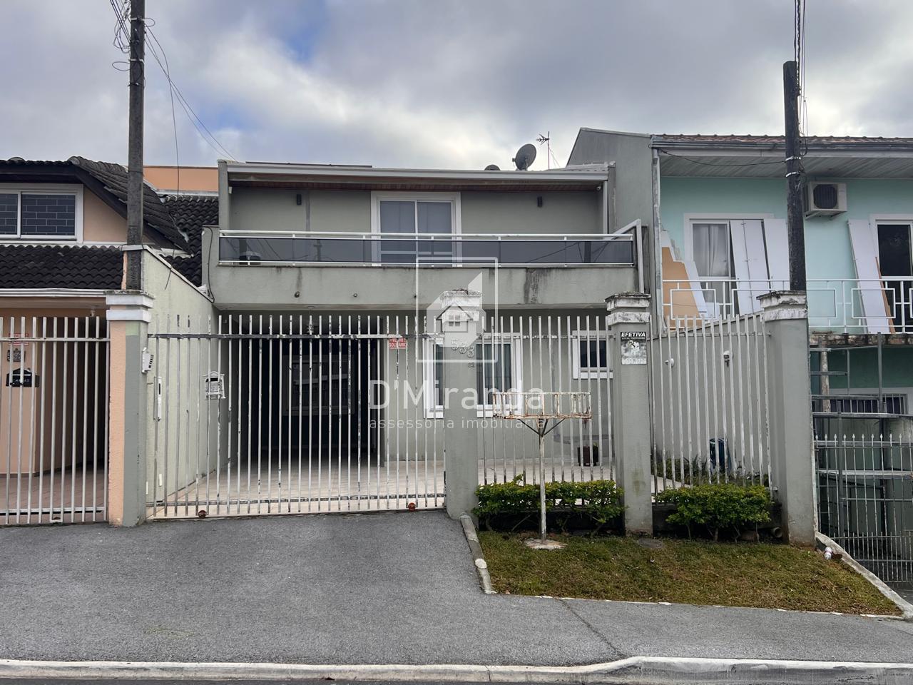 Sobrado à venda, com 4 quartos no bairro  Pineville, PINHAIS - PR