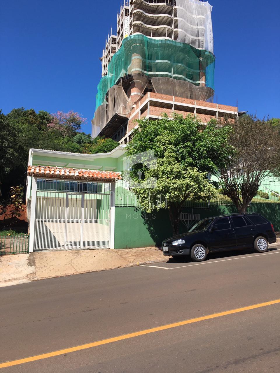 Casa com amplo terreno para venda no Centro Norte, DOIS VIZINH...
