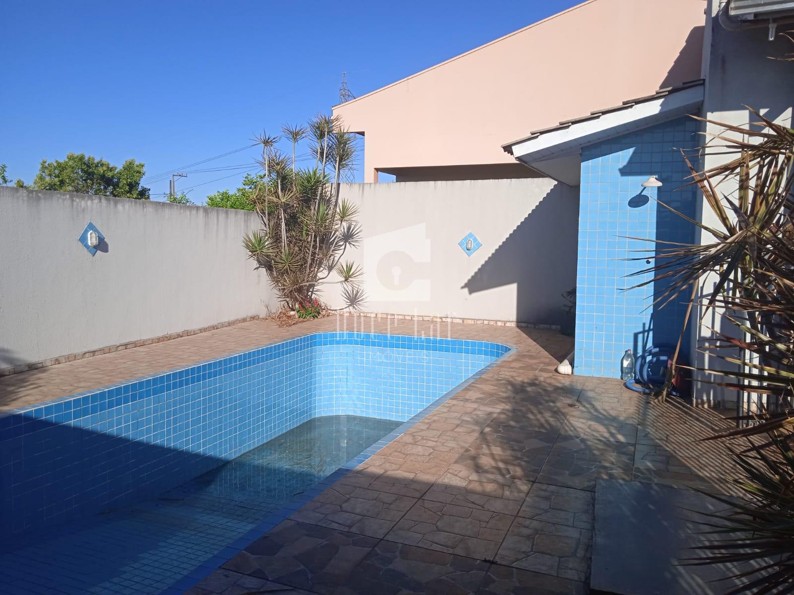 CASA PARA VENDA PRÓXIMA AO LAGO DOURADO