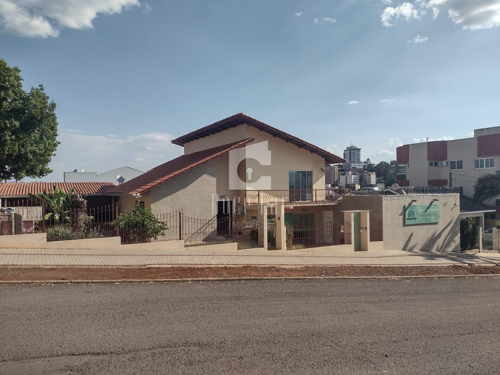 Excelente casa  com piscina no Centro Norte