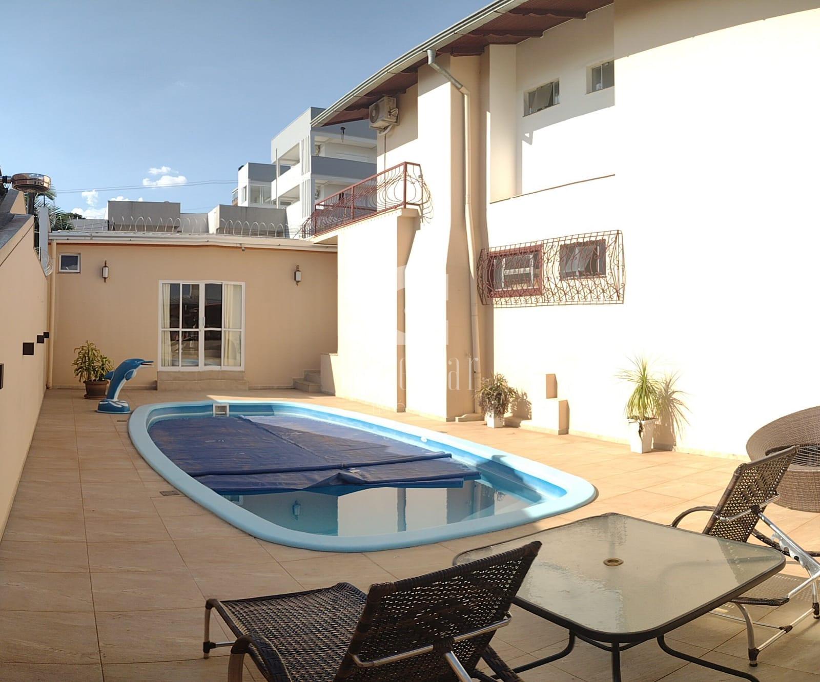 Excelente casa  com piscina no Centro Norte