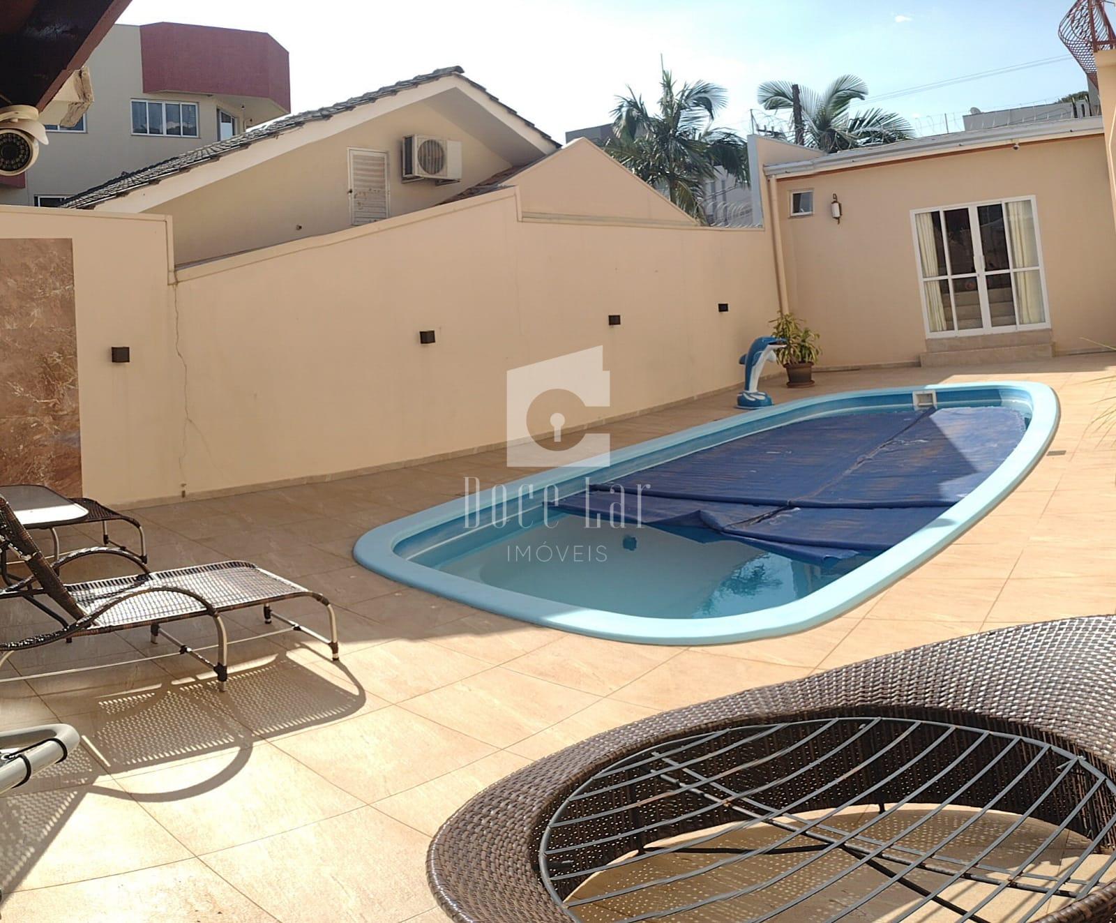 Excelente casa  com piscina no Centro Norte