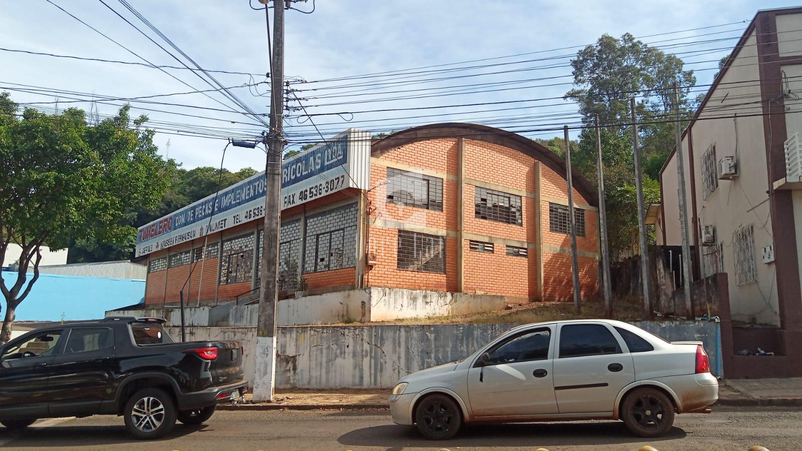Sobrado para venda com amplo terra?o, Centro Sul, DOIS VIZINHO...