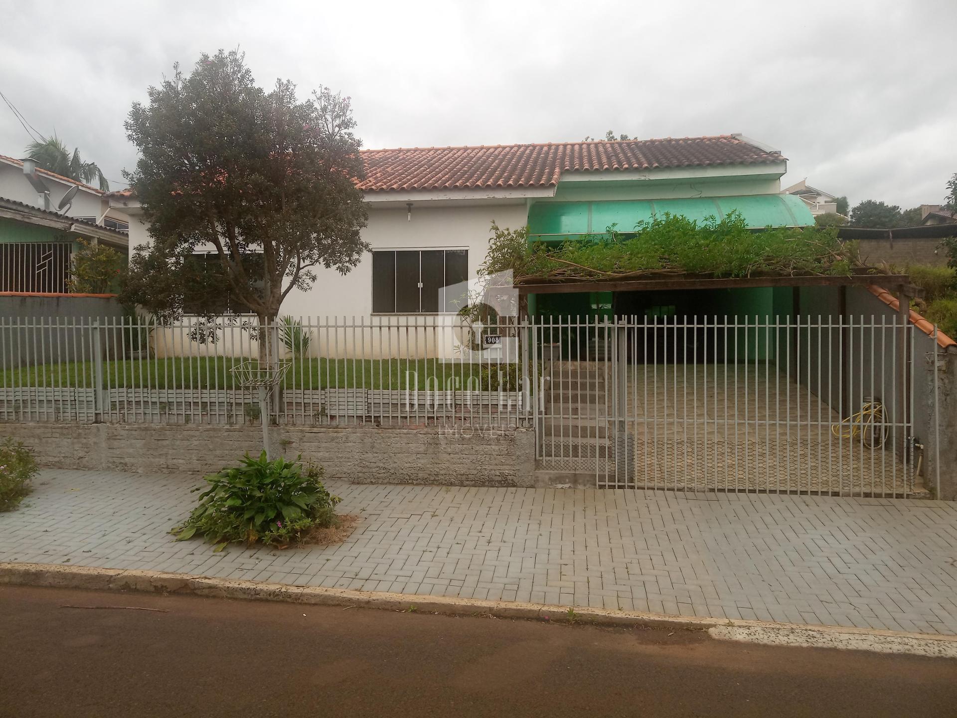 Casa com amplo lote para venda, Centro Norte, DOIS VIZINHOS - PR