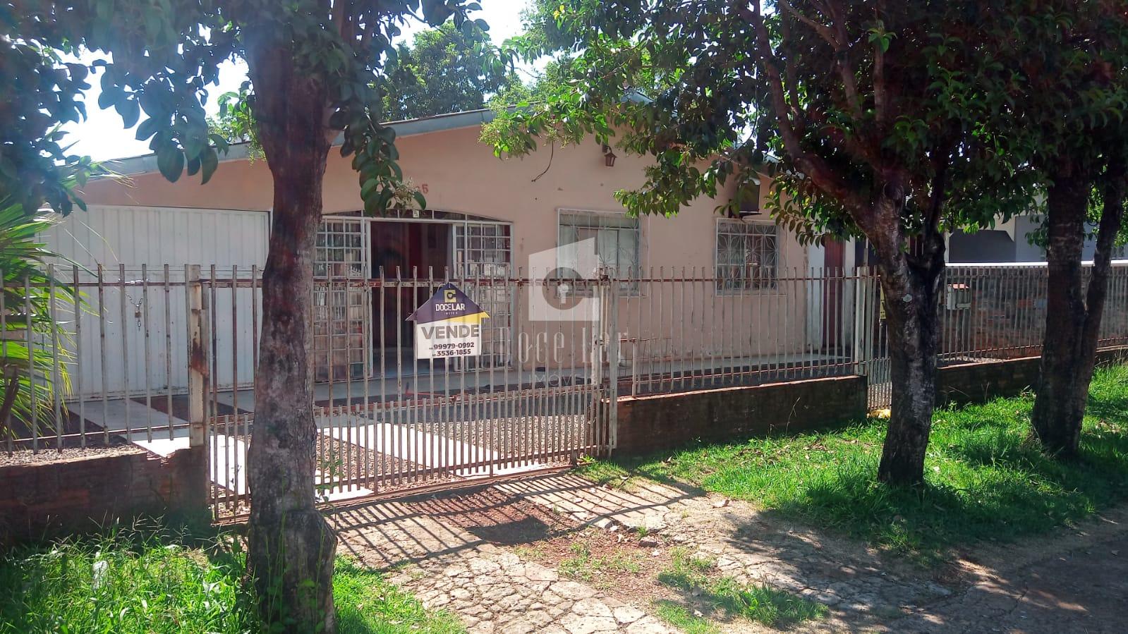 Casa para venda próxima à UPA, Bairro Sagrada Familia, DOIS VI...