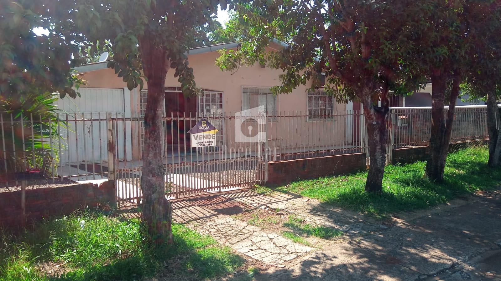 Casa para venda próxima à UPA, Bairro Sagrada Familia, DOIS VI...