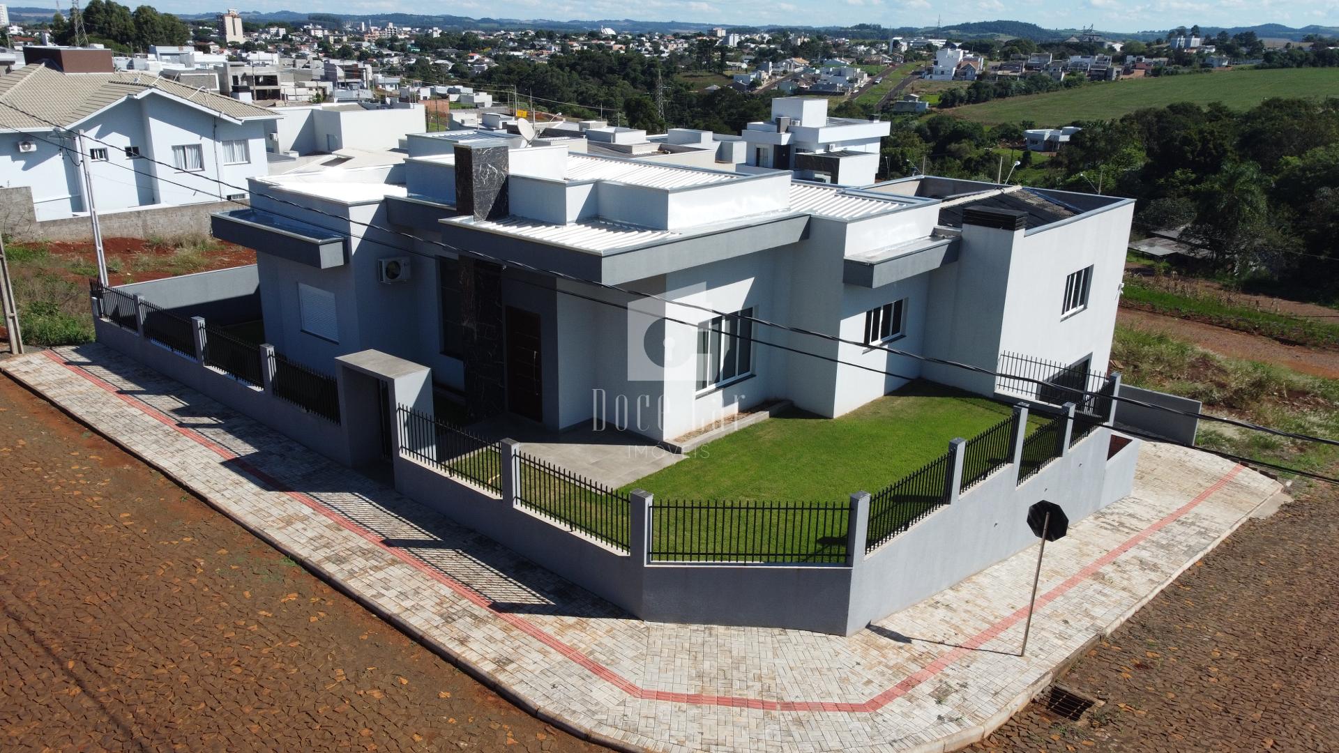 Casa com piscina para venda no Bairro Da Luz, DOIS VIZINHOS - PR