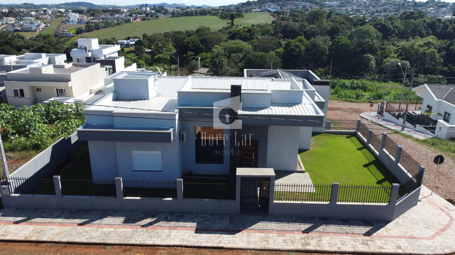 Casa com piscina para venda no Bairro Da Luz, DOIS VIZINHOS - PR