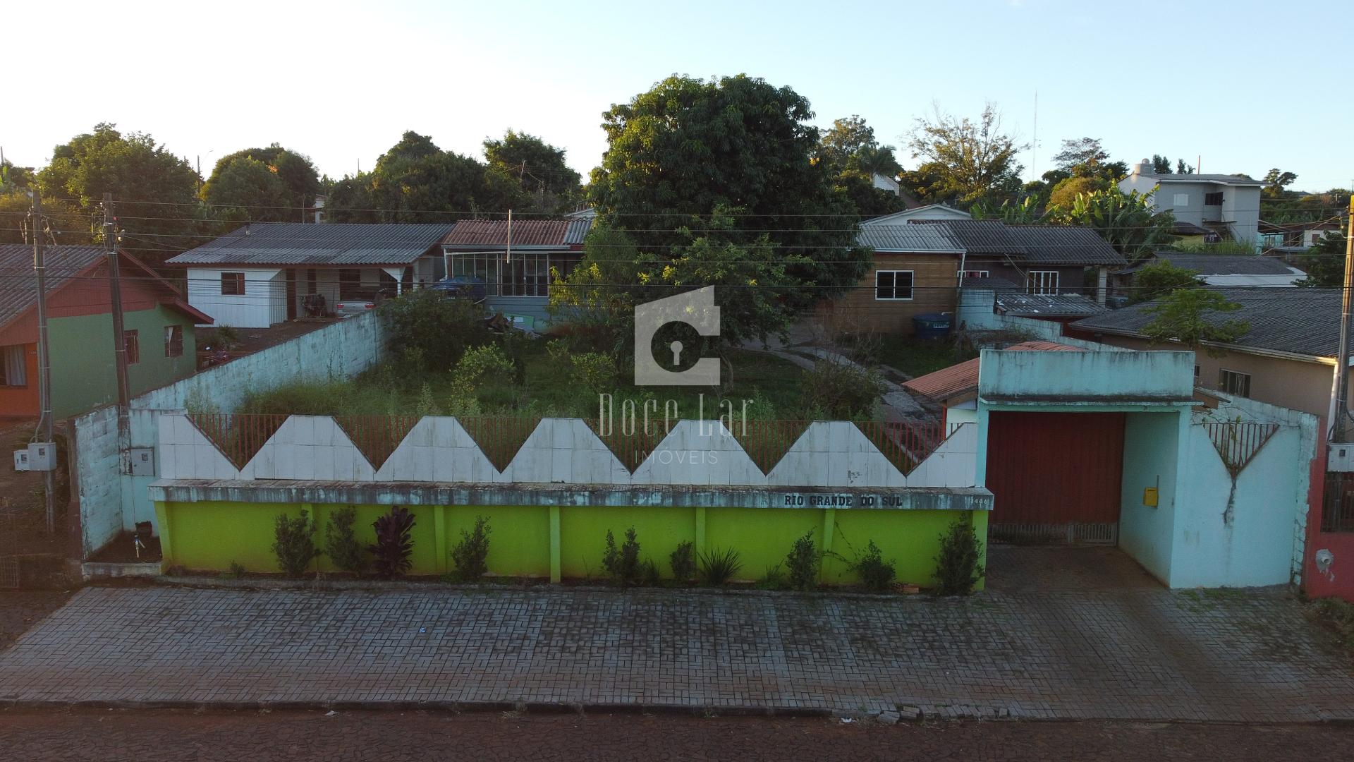 Casa para venda com amplo lote de 800 m  em Cruzeiro do Iguaçu...