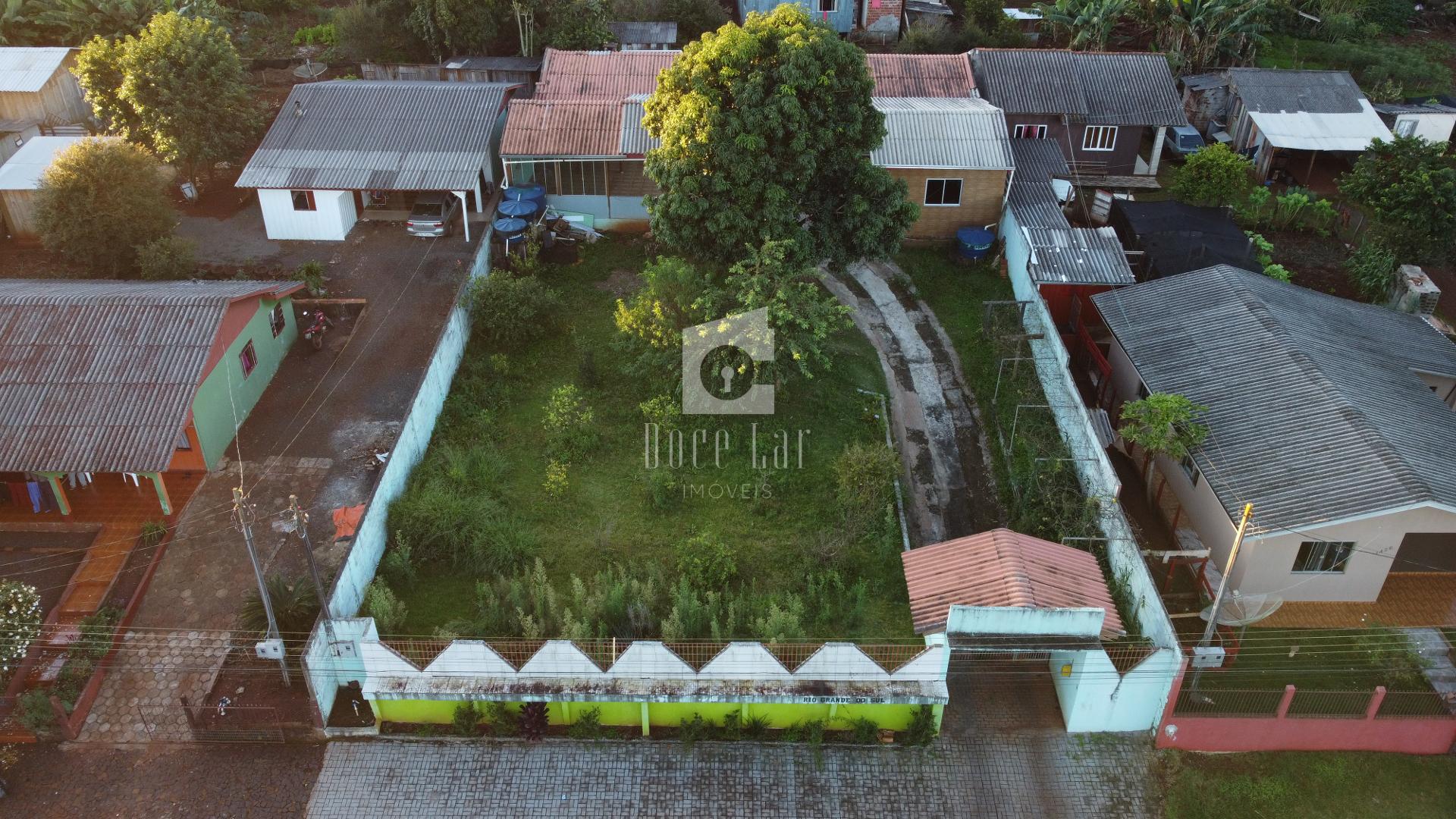 Casa para venda com amplo lote de 800 m  em Cruzeiro do Iguaçu...