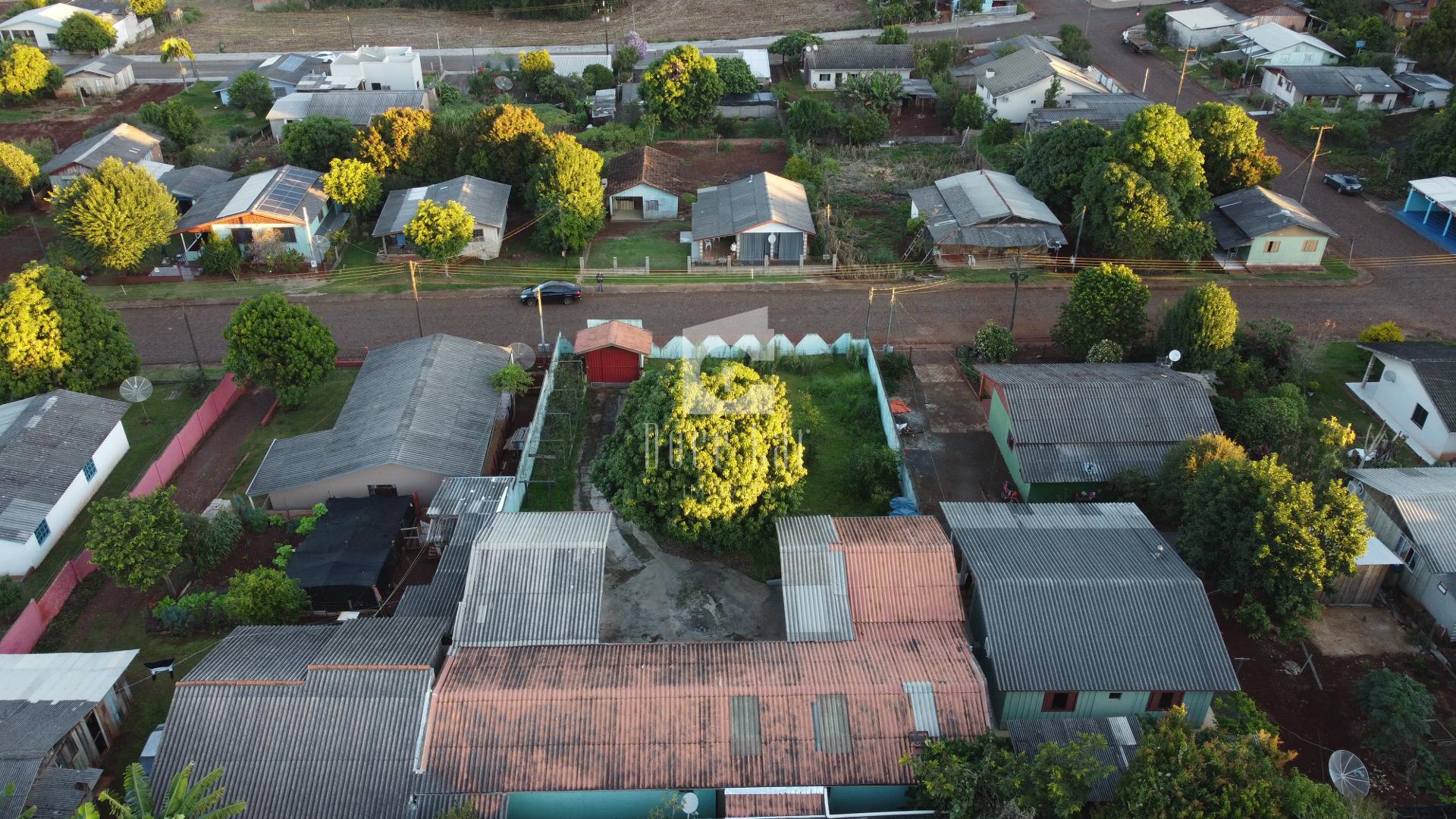 Casa para venda com amplo lote de 800 m  em Cruzeiro do Iguaçu...