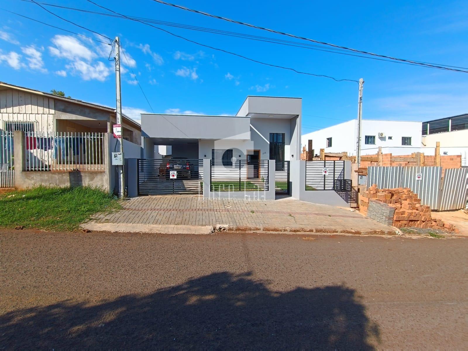 Casa à venda próxima ao Supermercado Preferencial, DOIS VIZINH...