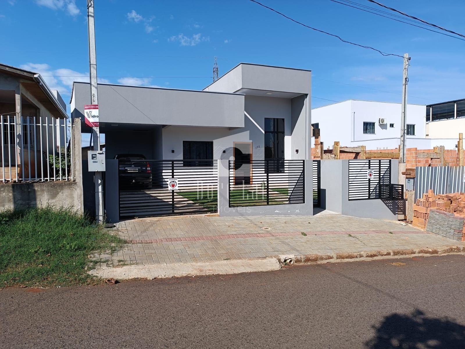 Casa à venda próxima ao Supermercado Preferencial, DOIS VIZINH...