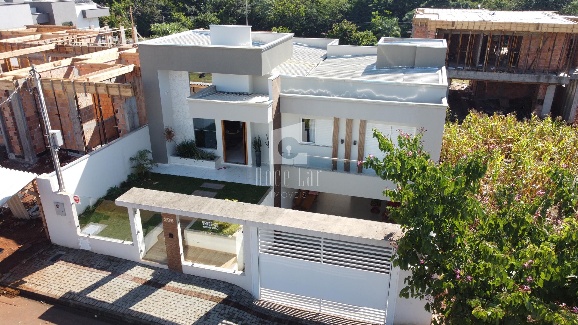 Casa à venda a 700 metros da Prefeitura Municipal em DOIS VIZI...