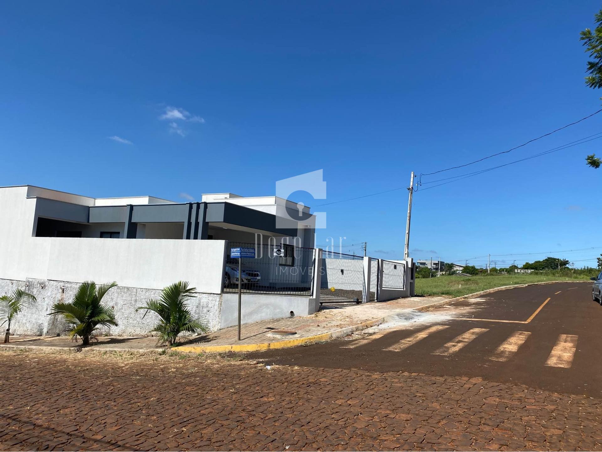 Casa para venda à 500 metros do Lago Dourado, DOIS VIZINHOS - PR