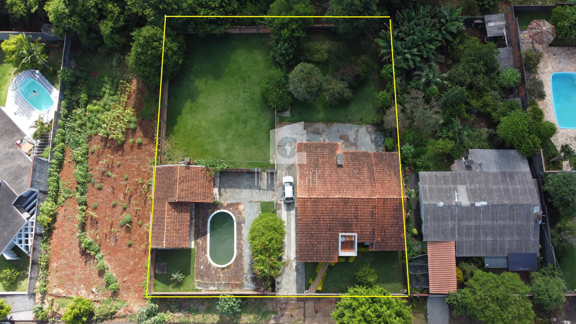Sobrado à venda com piscina, campo de futebol e frutíferas, DO...