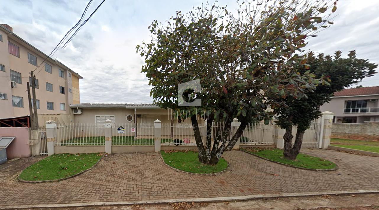 EXCELENTE CASA NO BAIRRO SÃO FRANCISCO DE ASSIS