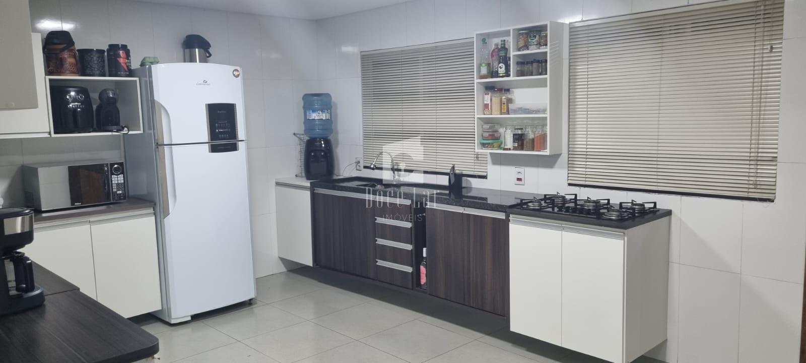 Casa com piscina à venda próxima ao Supermercado Preferencial,...