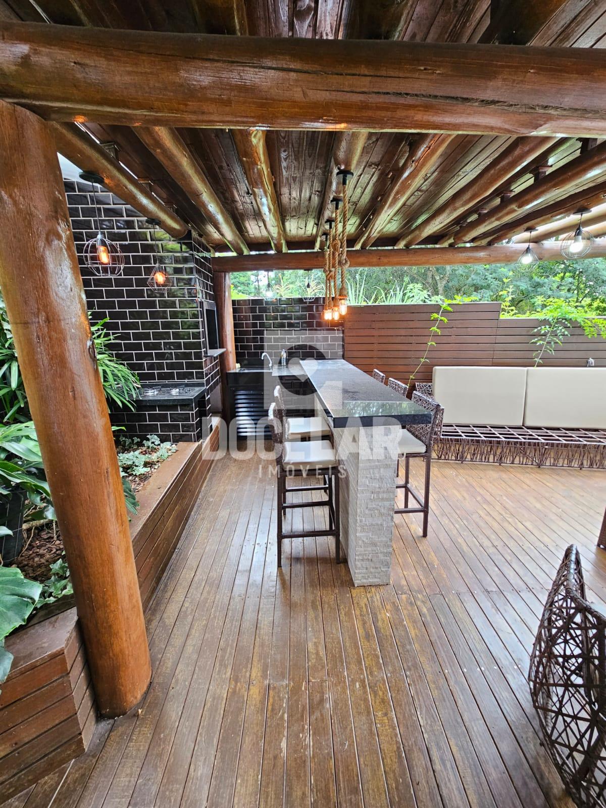 Casa SEMIMOBILIADA à venda com piscina e área de festa, DOIS V...