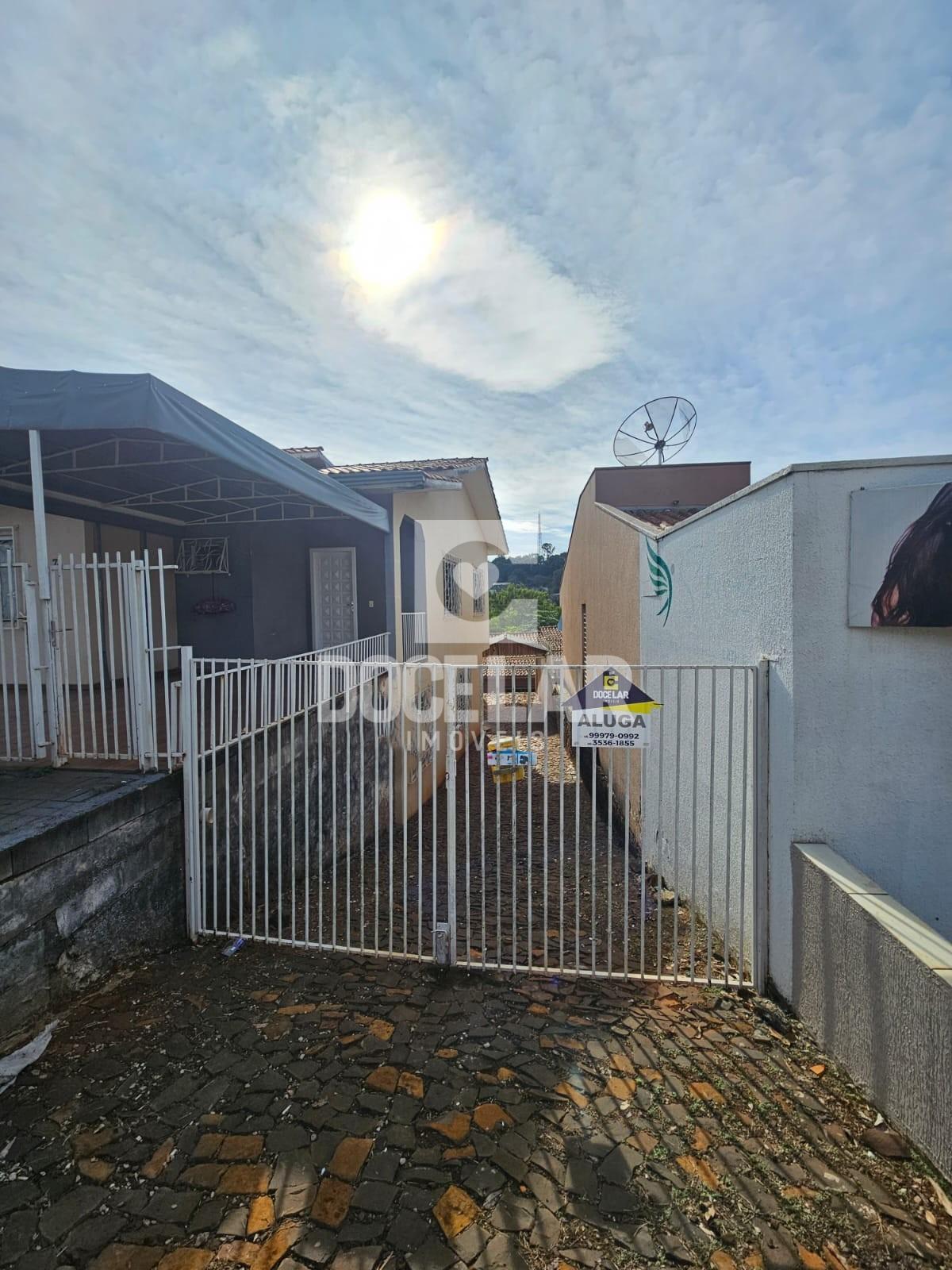 Casa para locação próxima à CEDIMAGEM, DOIS VIZINHOS - PR