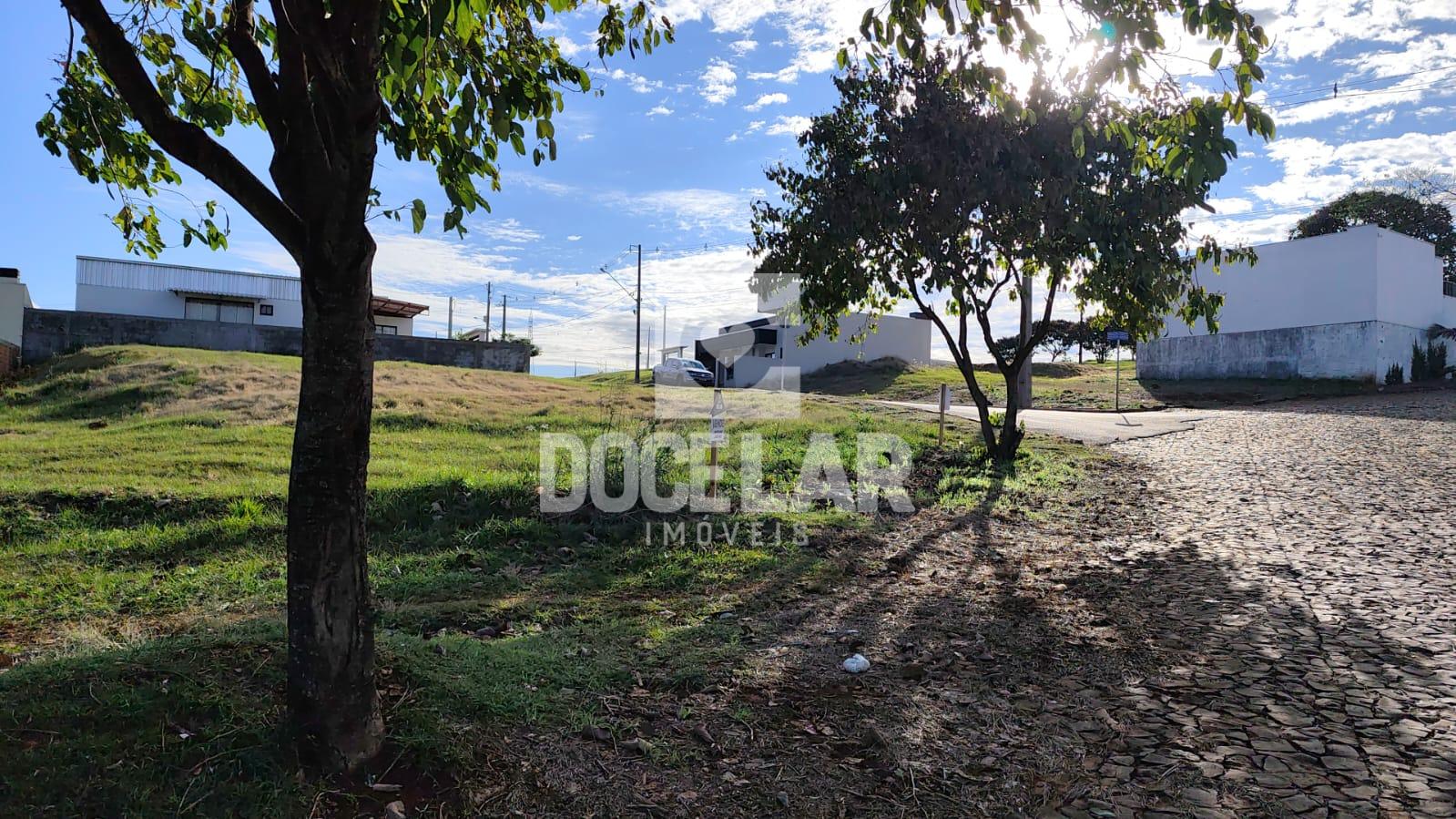 Terreno à venda, Loteamento Portal do Lago, DOIS VIZINHOS - PR