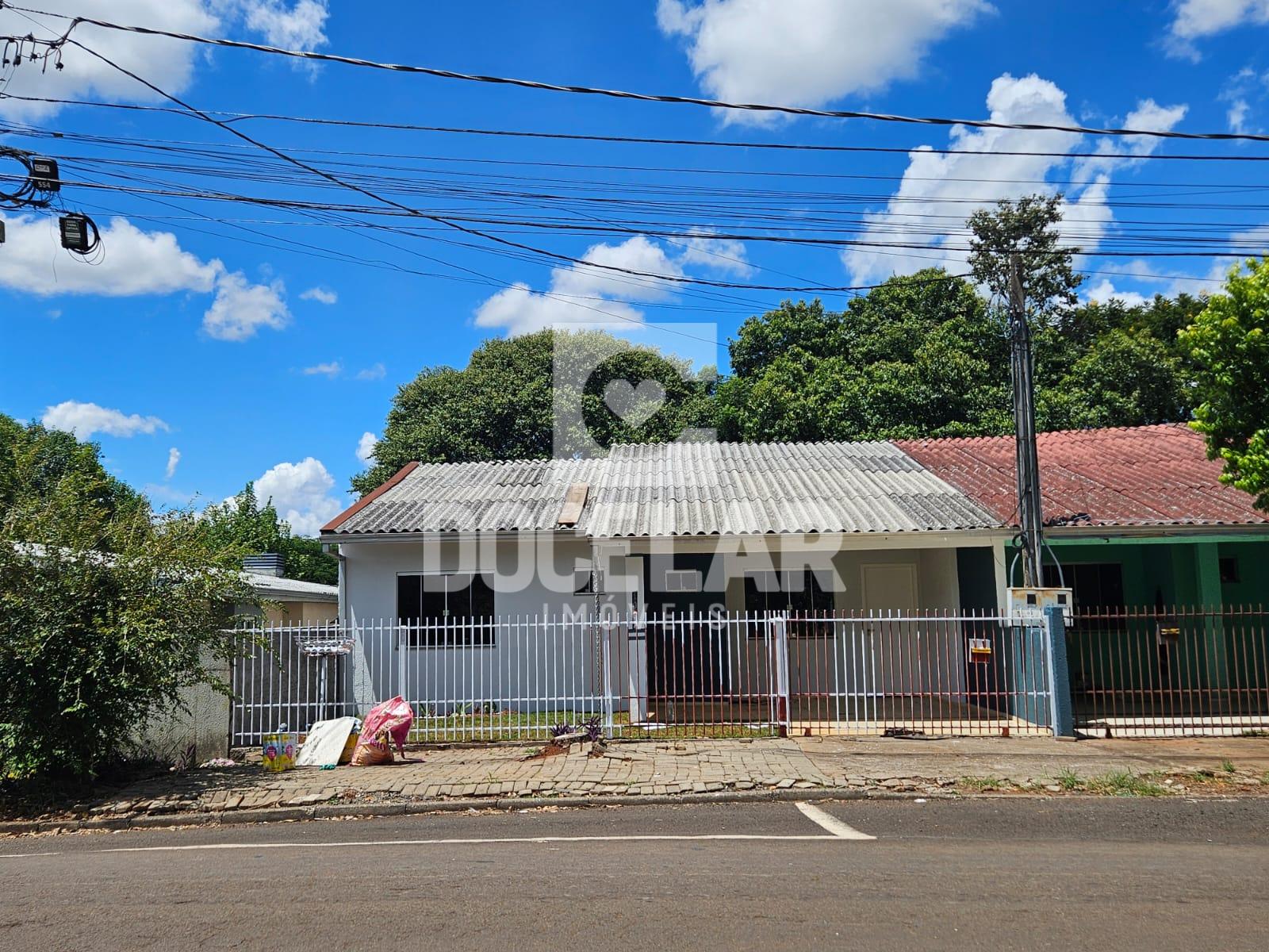Casa para venda à 500 metros do CENTRO NORTE, DOIS VIZINHOS - PR