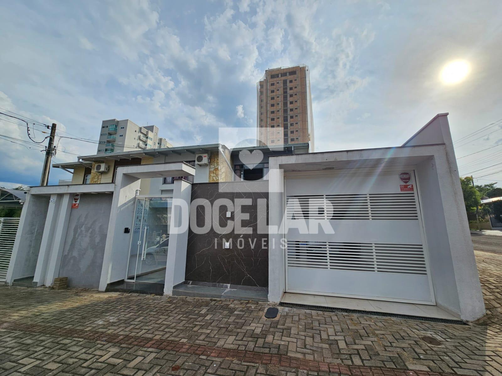 Sobrado com piscina para venda no Centro Norte, DOIS VIZINHOS ...