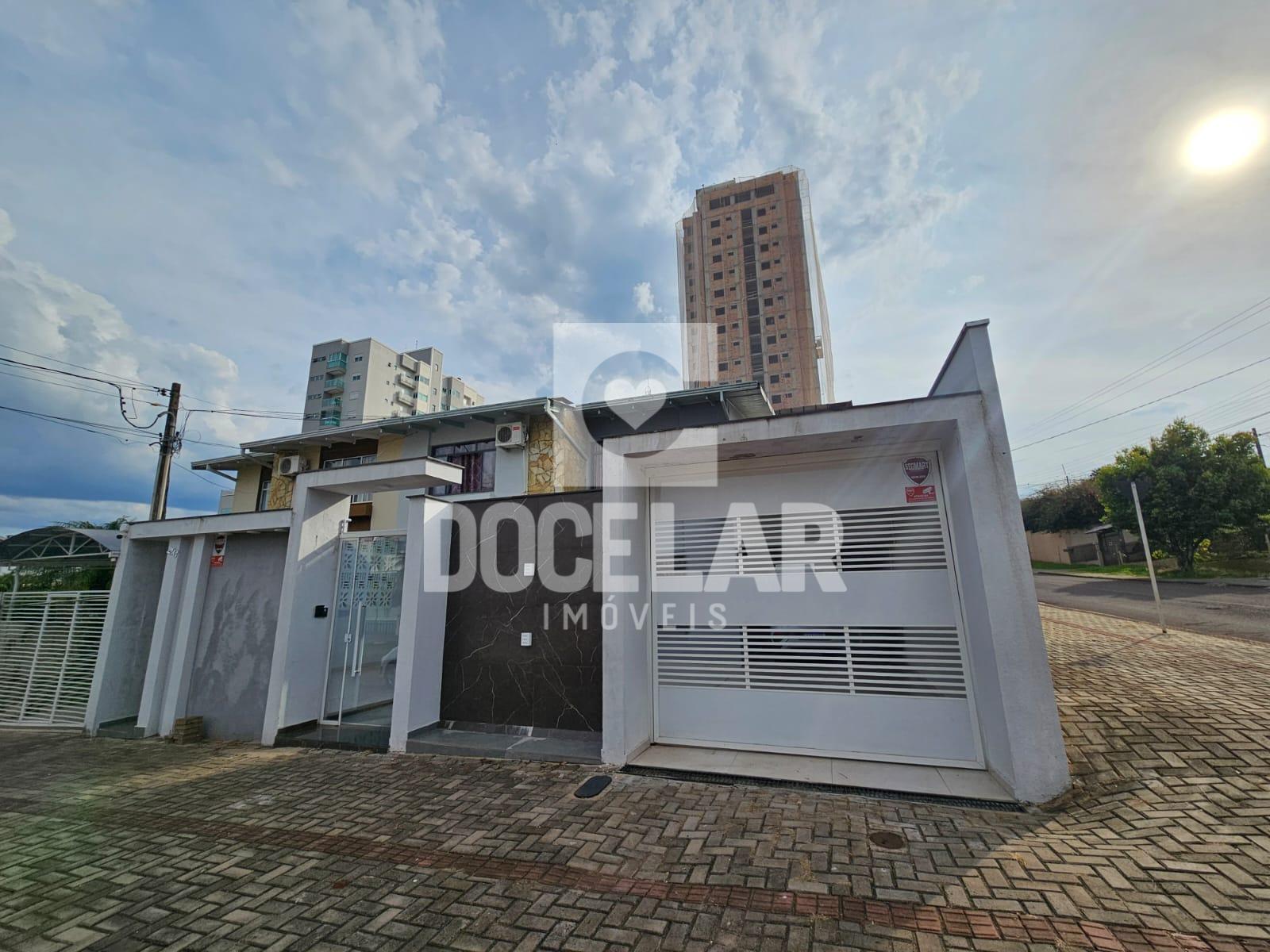 Sobrado com piscina para venda no Centro Norte, DOIS VIZINHOS ...