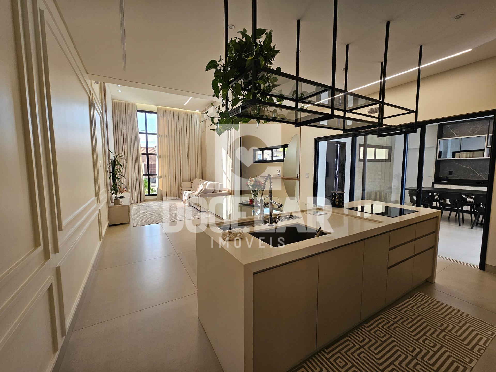 Casa ALTO PADRÃO à venda a poucos metros do CENTRO NORTE, DOIS...