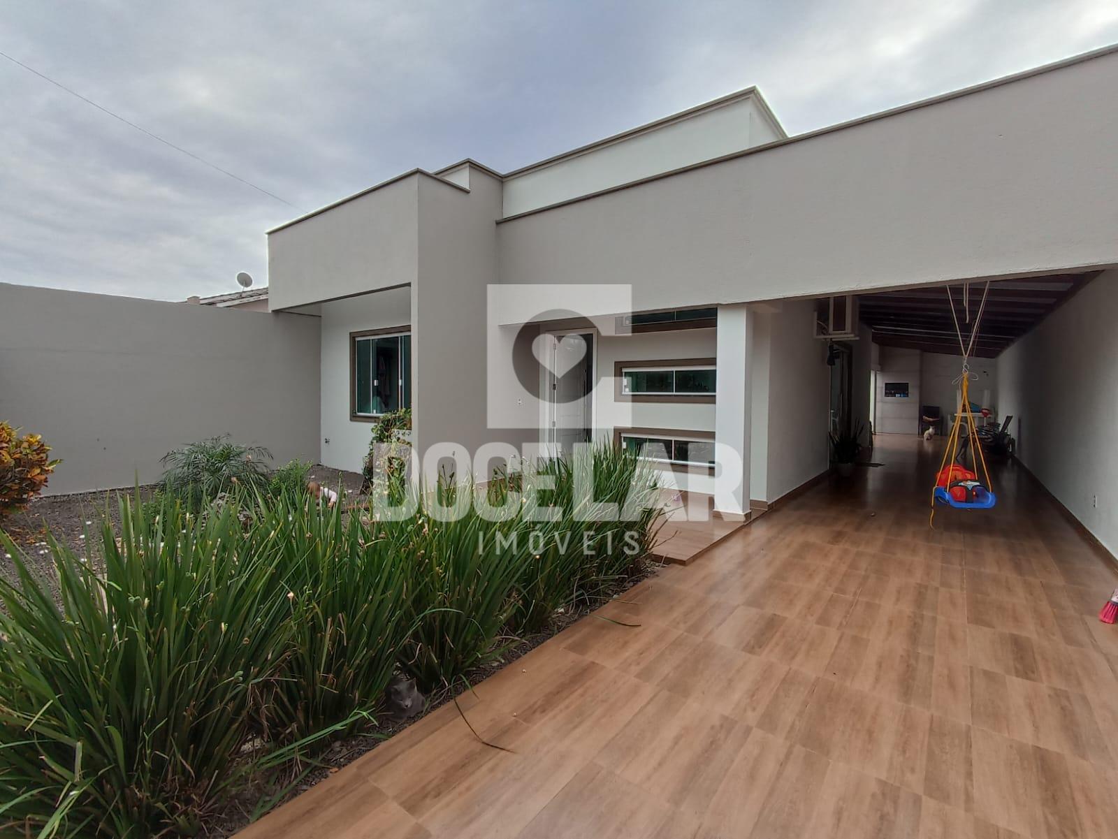 Casa com piscina à venda no Loteamento Vale do Country, DOIS V...