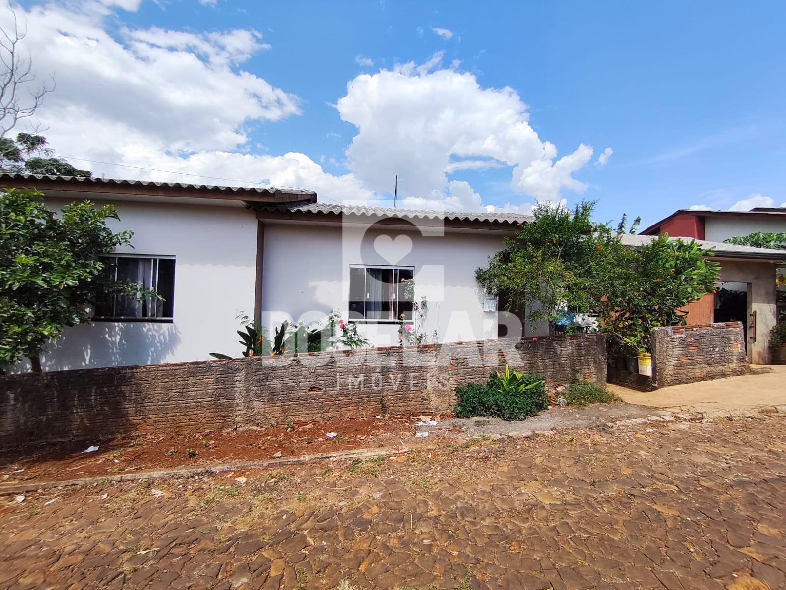Casa à venda próxima ao Colégio Monteiro Lobato, DOIS VIZINHOS...