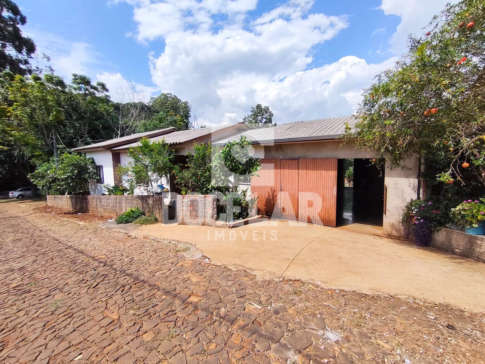 Casa à venda próxima ao Colégio Monteiro Lobato, DOIS VIZINHOS...