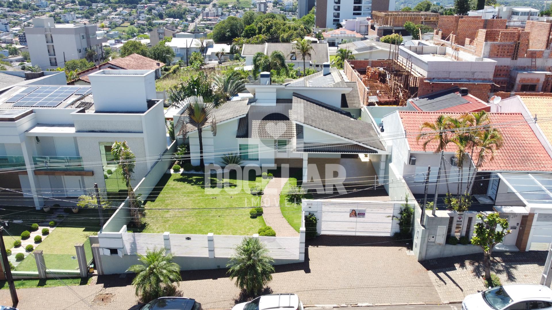 Casa de Alto Padrão Mobiliada com Piscina e Amplo Terreno, Doi...